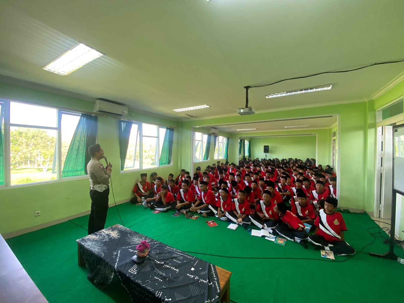 Program Mahameru Lantas, Polres Ponorogo Edukasi Pelajar Tertib Berlalulintas