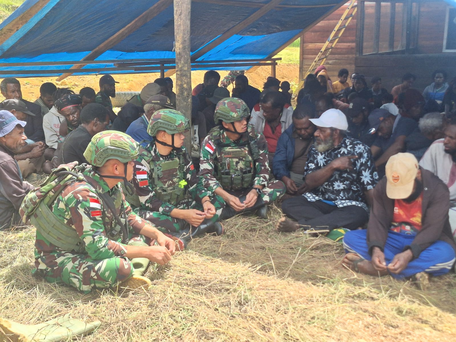 Wujud Empati, Prajurit Satgas 641/Bru Hadiri Acara Adat Kremasi Jenazah