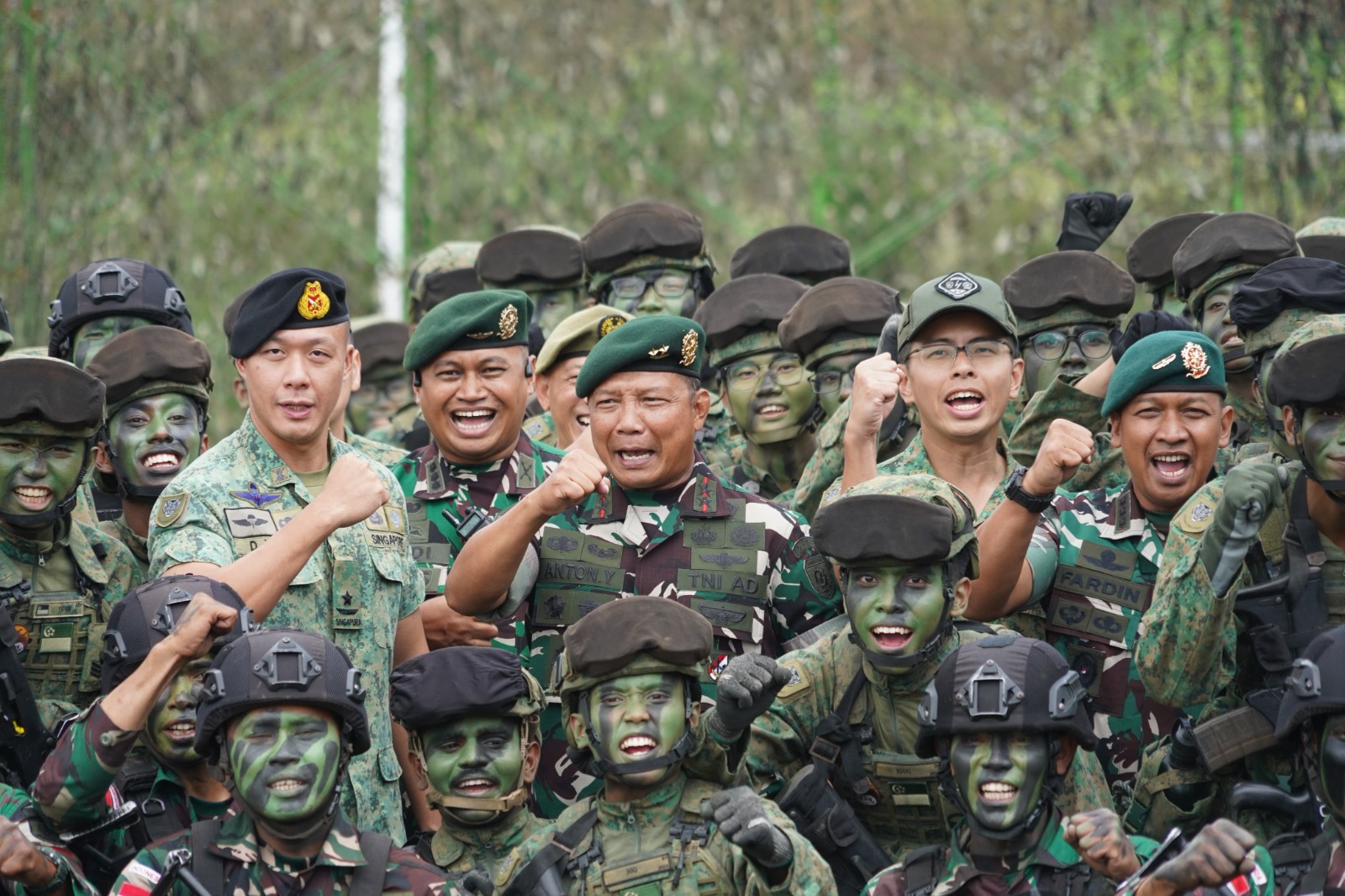 Pangdivif 2 Kostrad Turut Hadir Dalam Upacara Penutupan Latma Safkar Indopura Ke-36 Tahun 2024