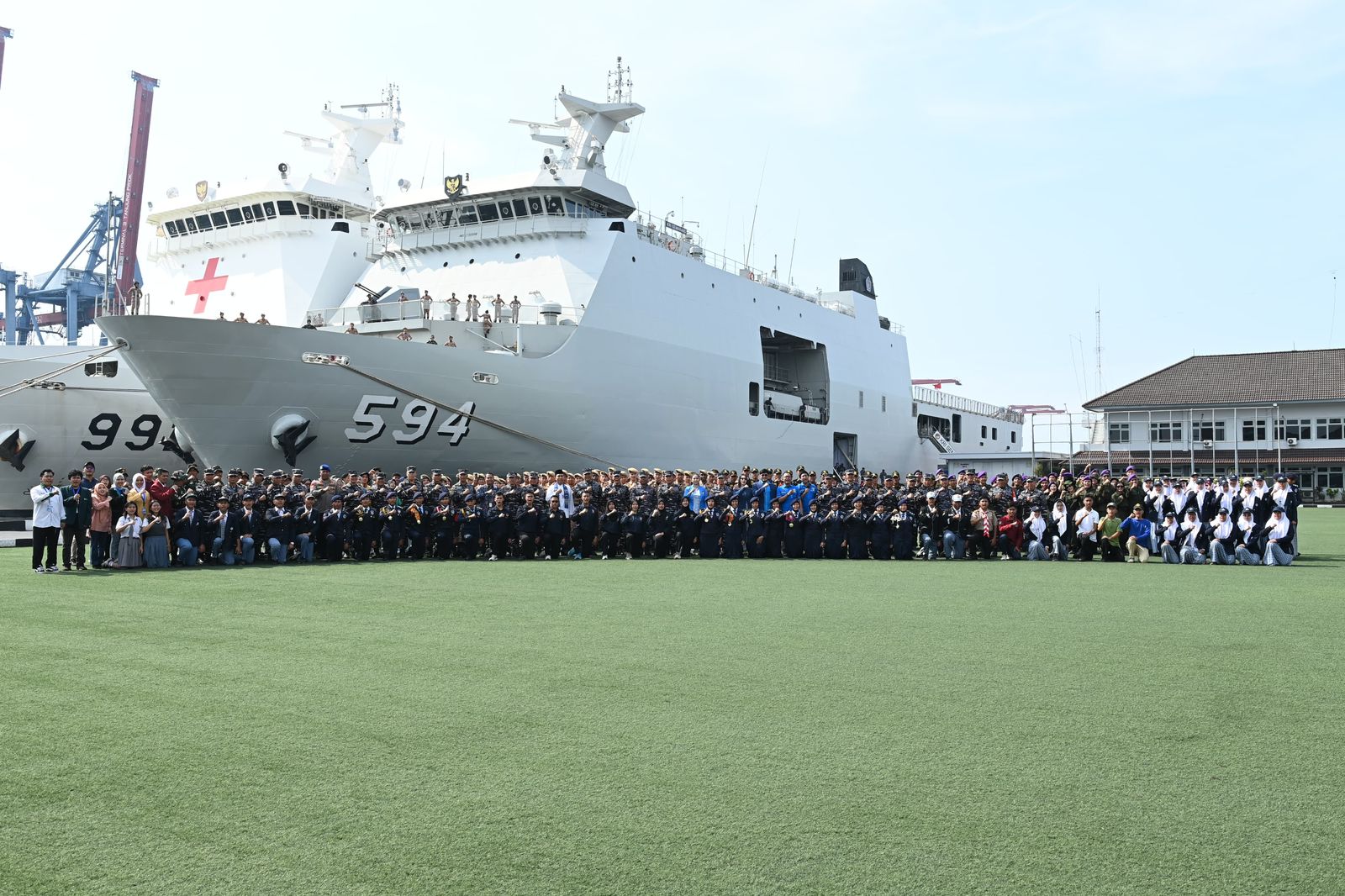 Wujudkan Generasi Muda Cinta Bahari, TNI AL Selenggarakan Sailing Camp Dengan KRI Semarang-594 ke Pulau Payung, Kepulauan Seribu