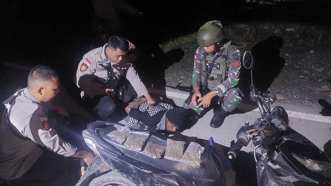 Sweeping Gabungan TNI-Polri, Gagalkan Penyelundupan 1,2 Kg Ganja di Perbatasan RI-PNG
