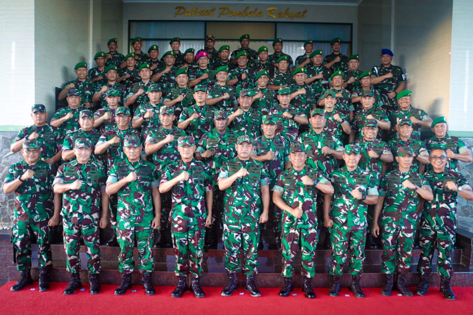 KSAD Kunker Di Kodam XVIII/Kasuari Tekankan Prajurit Tingkatkan Keimanan, Ketakwaan Dan Banyak Bersyukur