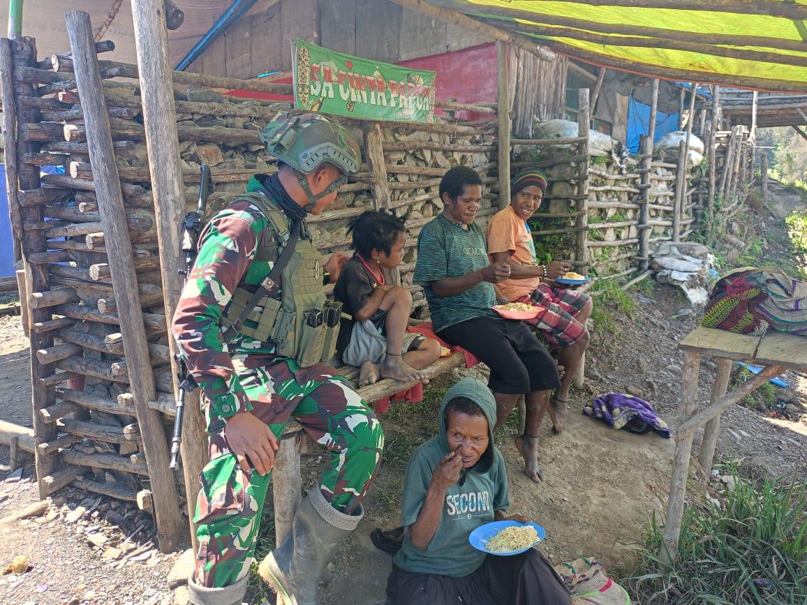 KOMSOS HABEMA DISAMBUT GEMBIRA WARGA JIGUNGGI
