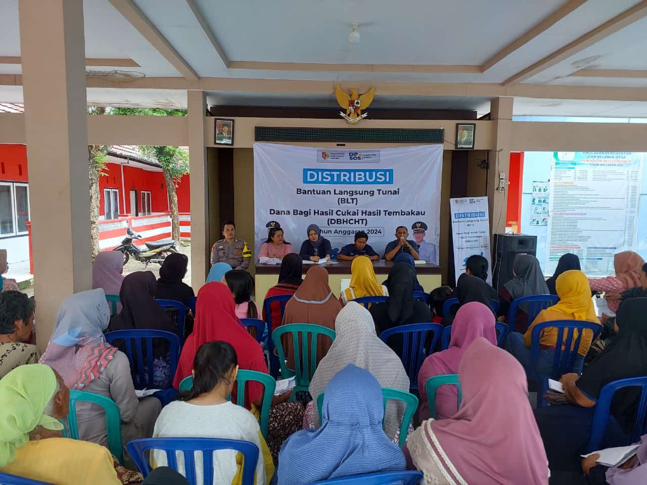 Kegiatan Pembagian Bantuan Langsung Tunai(BLT)Dana Bagi Hasil Cukai Hasil Tembakau(DBHCHT) Didesa Lembengan