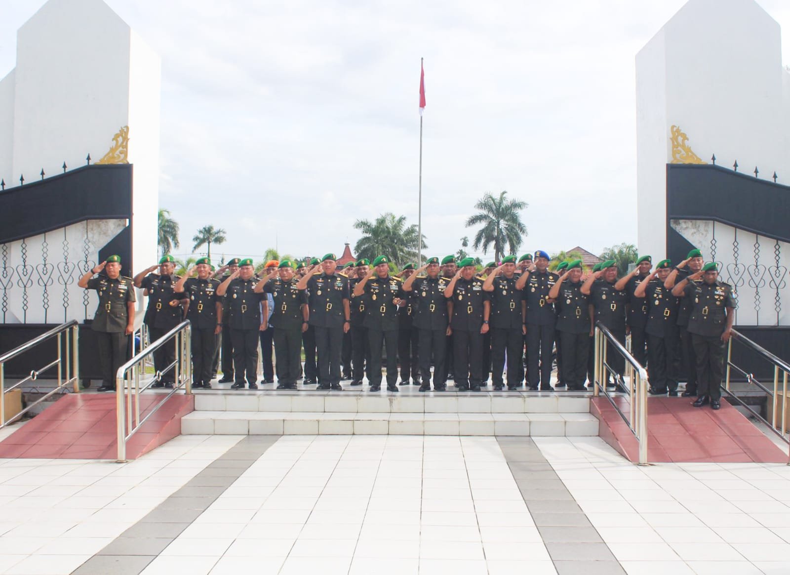 Pangdam XII/Tpr Pimpin Ziarah Rombongan Peringatan Hari Juang TNI AD