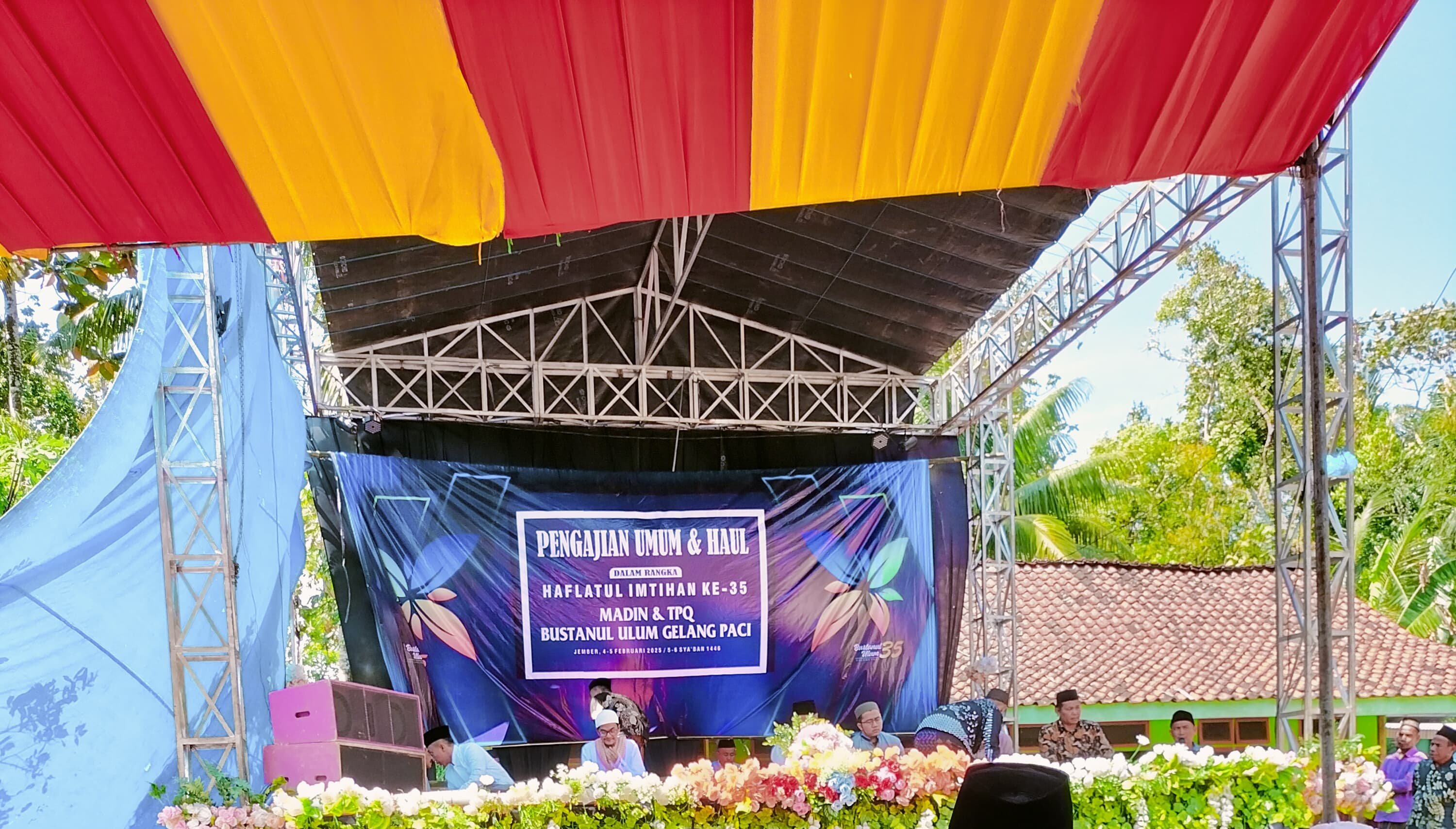 Pengajian Umum Dan Haul Dalam Rangka Haflatul Imtihan Ke 35 Madin Dan TPQ Pondok Pesantren Bustanul Ulum Desa Gelang Kecamatan Sumber Baru