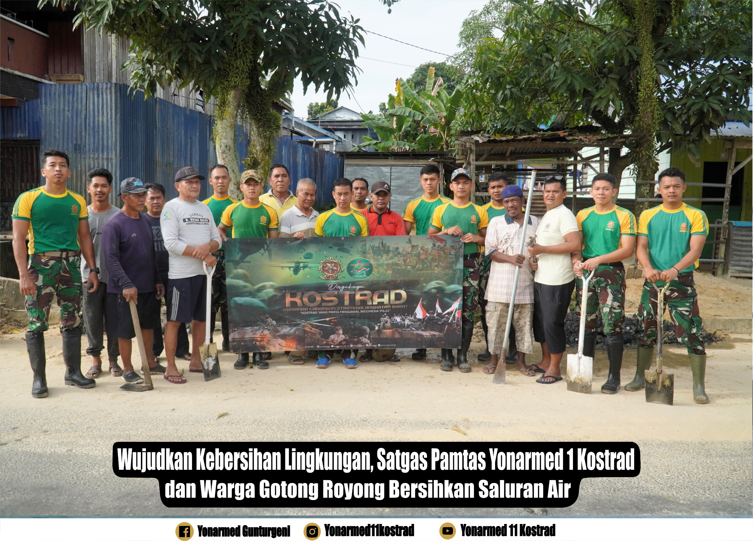 Wujudkan Kebersihanan Lingkungan, Satgas Pamtas Yonarmed 11 Kostrad dan Warga Gotong Royong Bersihkan Saluran Air
